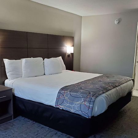 Days Inn & Suites By Wyndham Charleston Airport West Норт Чарлстън Екстериор снимка