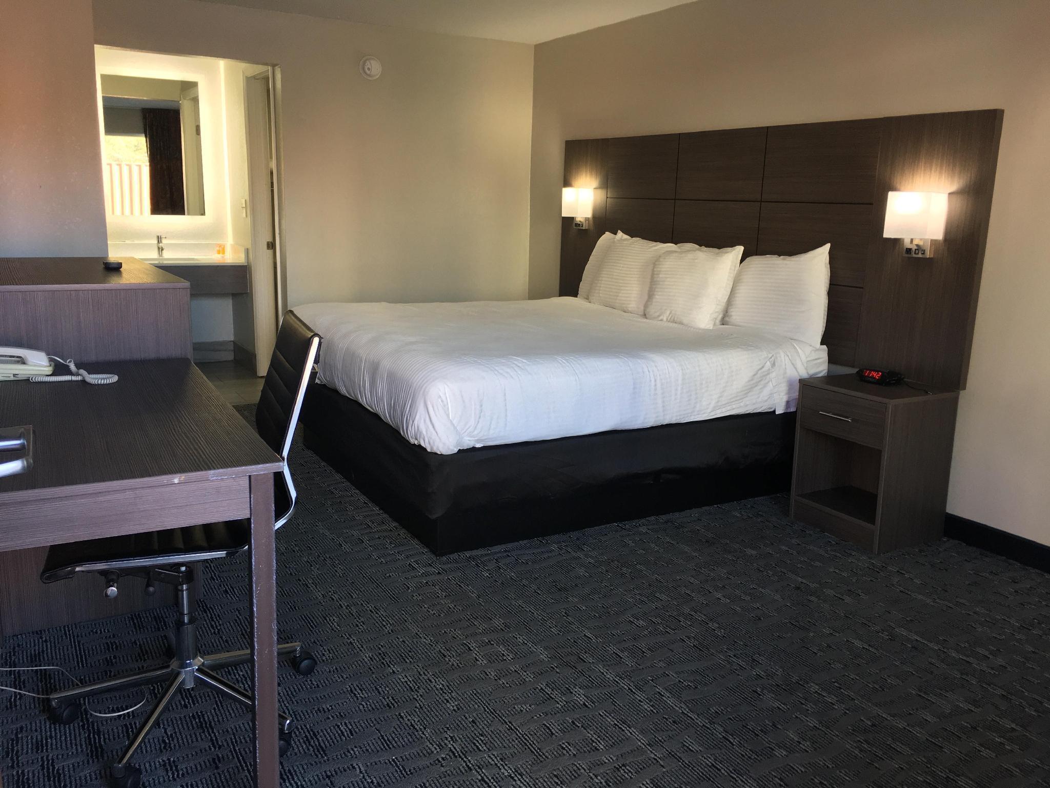 Days Inn & Suites By Wyndham Charleston Airport West Норт Чарлстън Екстериор снимка