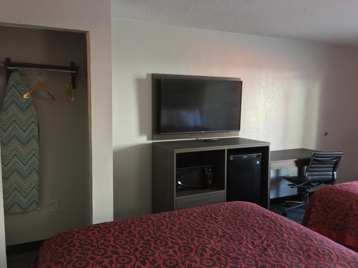 Days Inn & Suites By Wyndham Charleston Airport West Норт Чарлстън Екстериор снимка